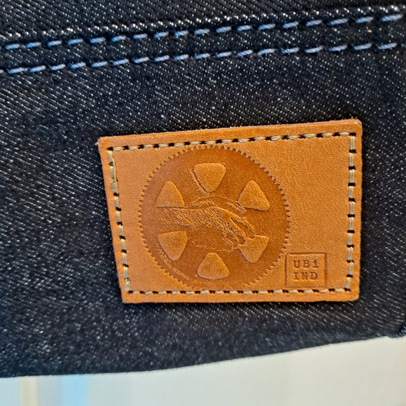 Mi Cocina Stylish Denim Log Carrier with Tan Leather Handles - Picture 2 of 15